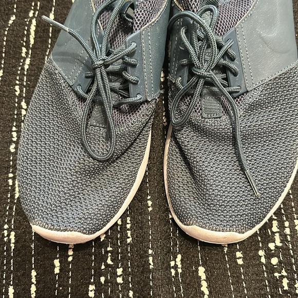 Nike slide on navy sneaker, size 10 - Picture 5 of 8